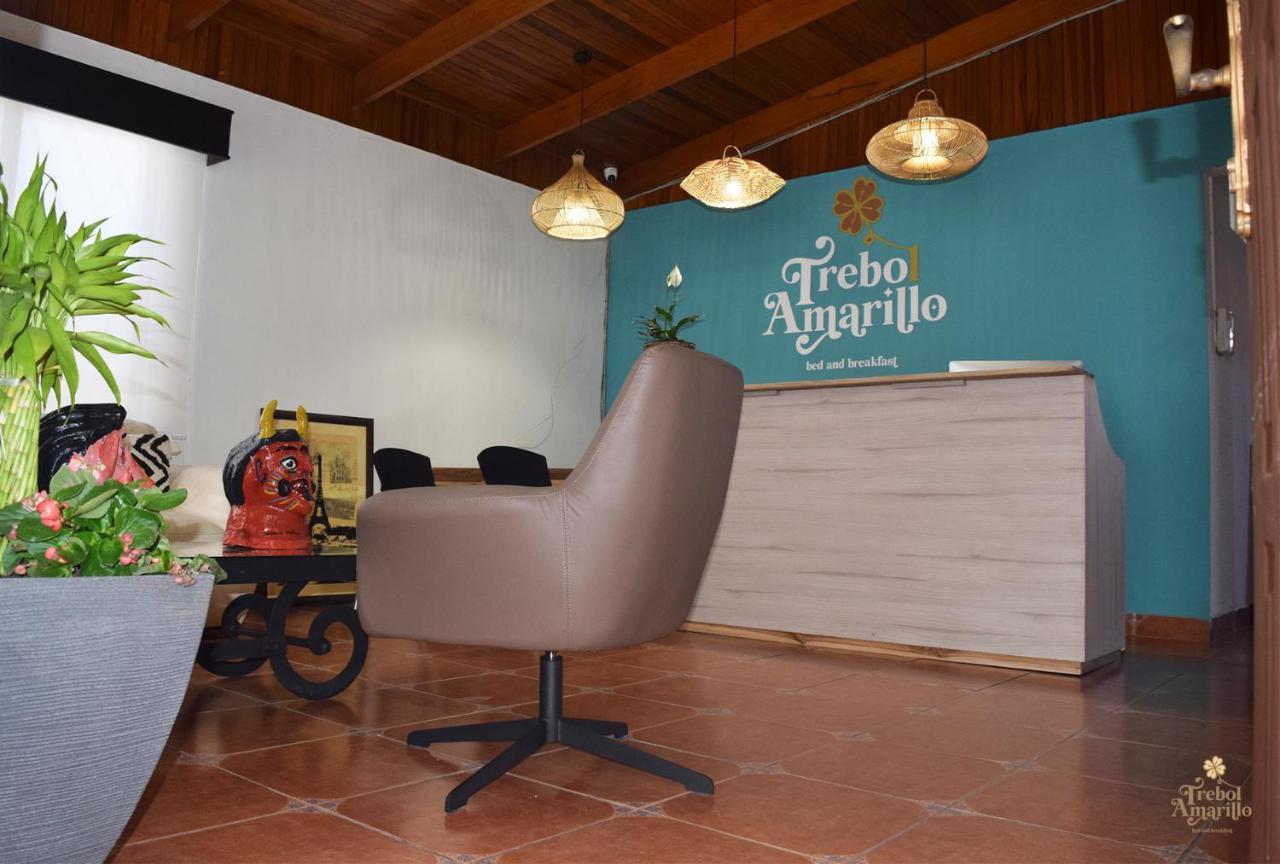 Trebol Amarillo Bed & Breakfast Escazu Exterior photo