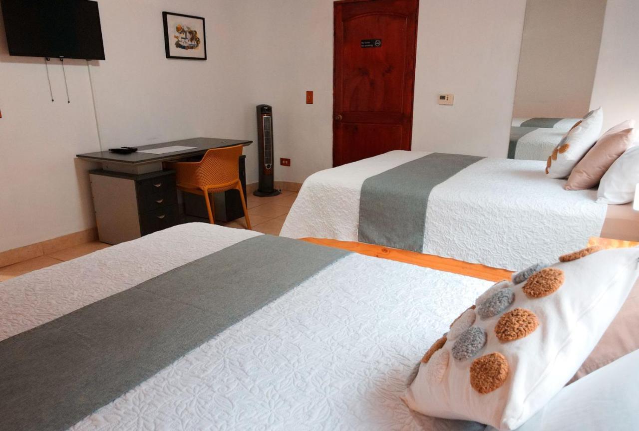Trebol Amarillo Bed & Breakfast Escazu Exterior photo
