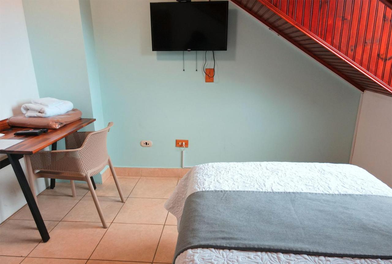 Trebol Amarillo Bed & Breakfast Escazu Exterior photo