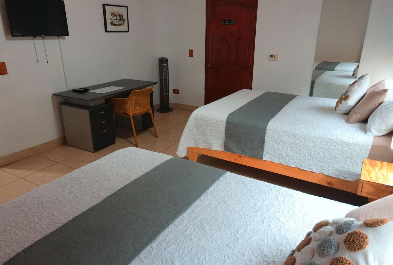 Trebol Amarillo Bed & Breakfast Escazu Exterior photo