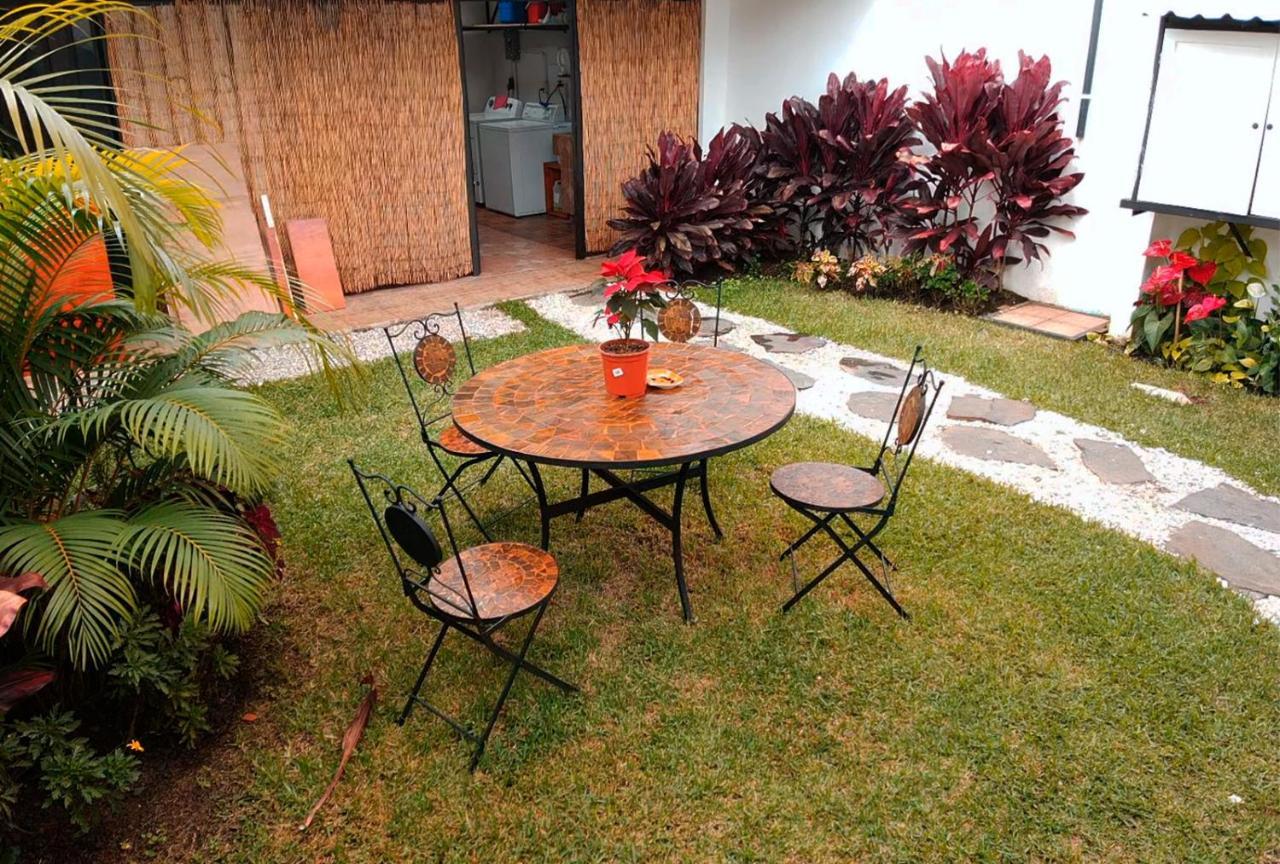 Trebol Amarillo Bed & Breakfast Escazu Exterior photo